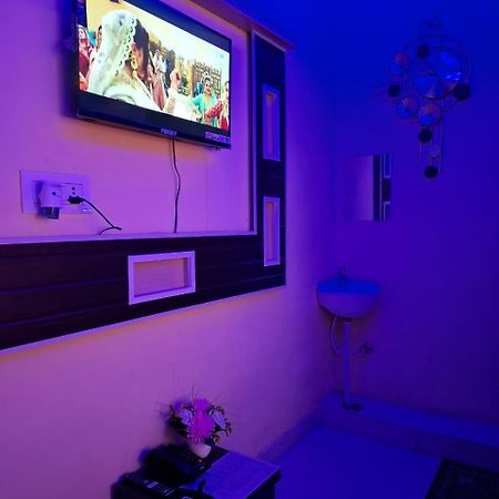 Hotel Sgh Subhadra Guest House Ayodhya Buitenkant foto