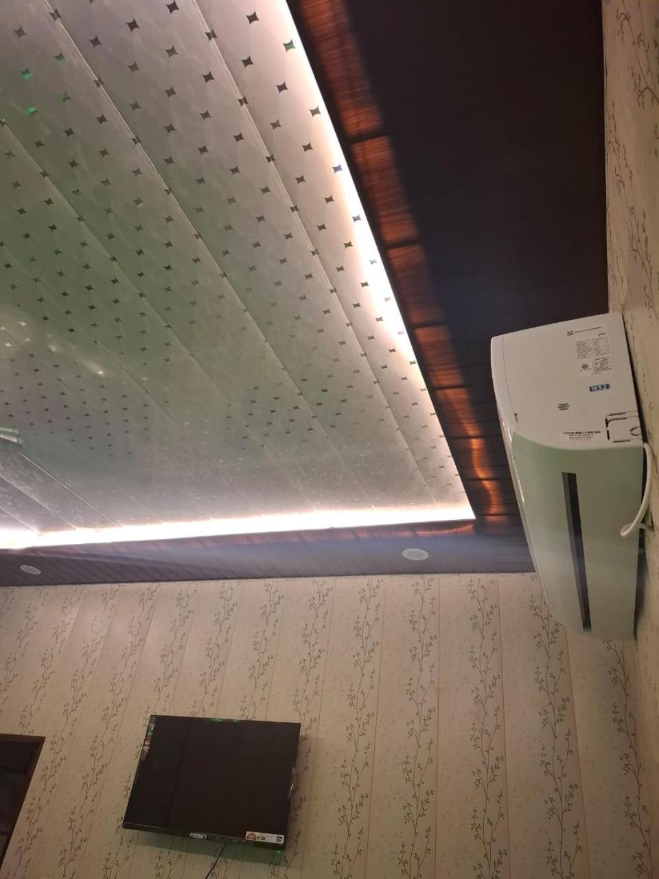 Hotel Sgh Subhadra Guest House Ayodhya Buitenkant foto