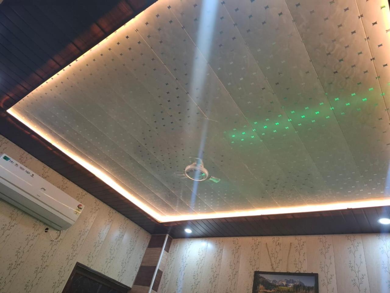 Hotel Sgh Subhadra Guest House Ayodhya Buitenkant foto